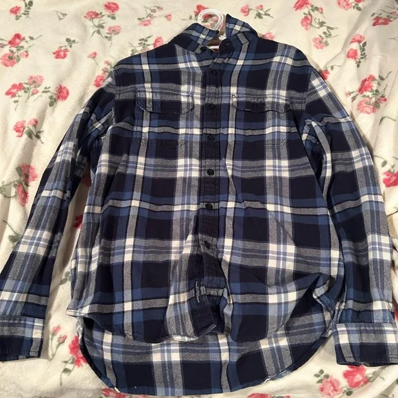 multiple plaid flannels - Picture 4 of 4